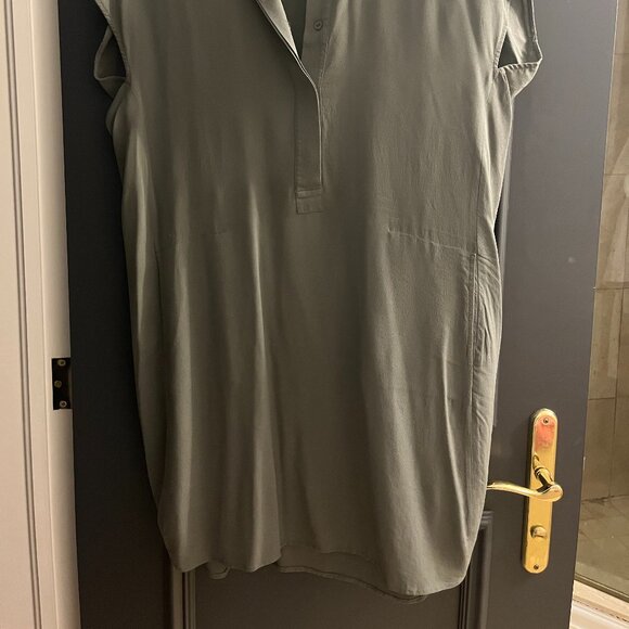 Vince 100% silk dress with pockets. Olive Green, size small. Beach dress / Date. - Picture 2 of 5